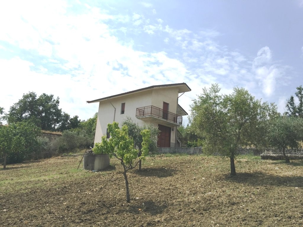 Casa indipendente in vendita a Castelvetere Sul Calore (AV)
