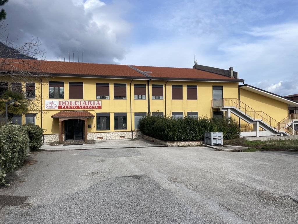 Laboratorio in vendita a Ospedaletto D'alpinolo (AV)