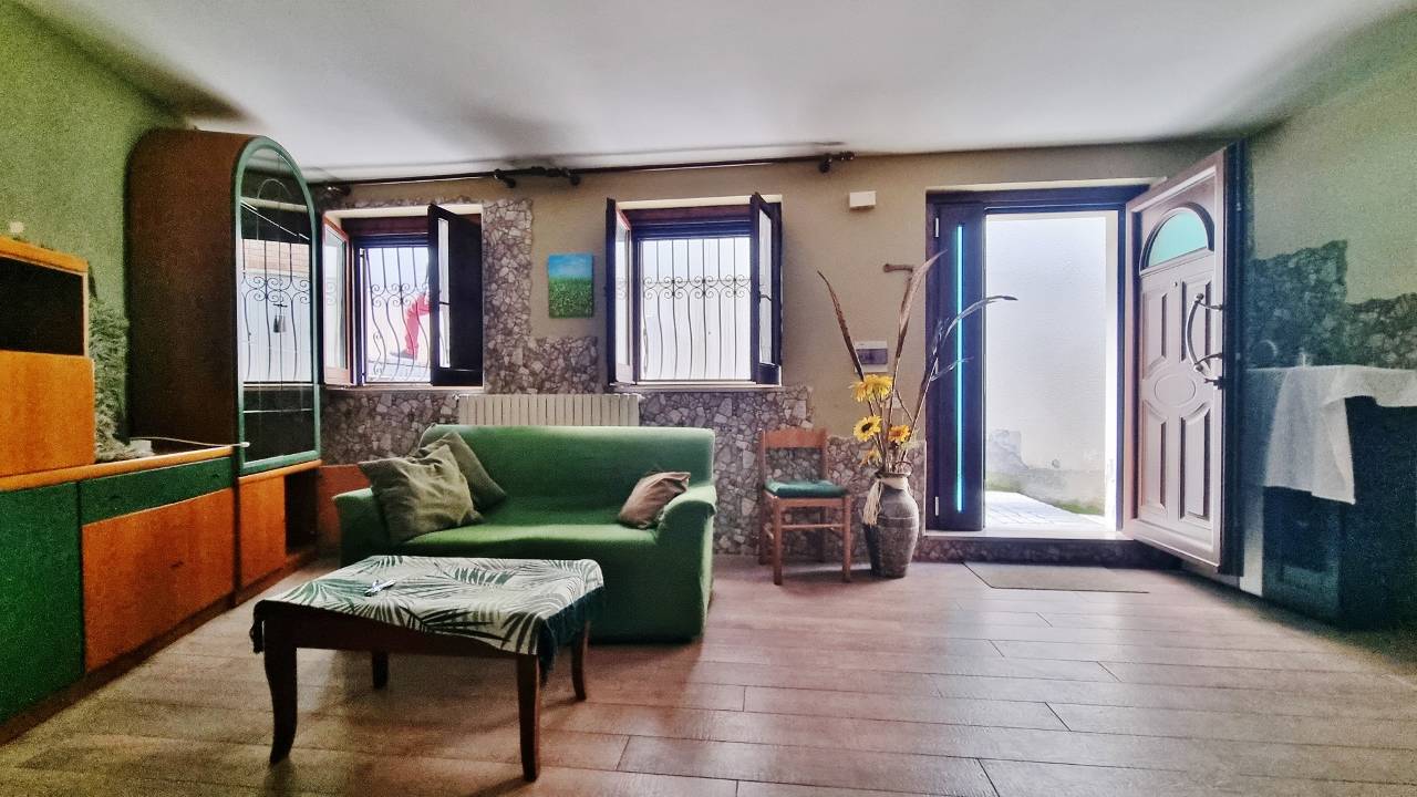 Casa indipendente in vendita a Sant'angelo Dei Lombardi (AV)