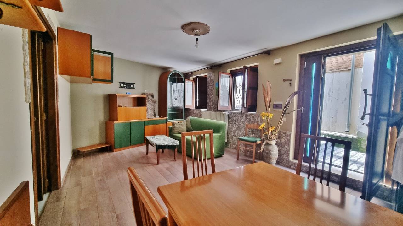 Casa indipendente in vendita a Sant'angelo Dei Lombardi (AV)