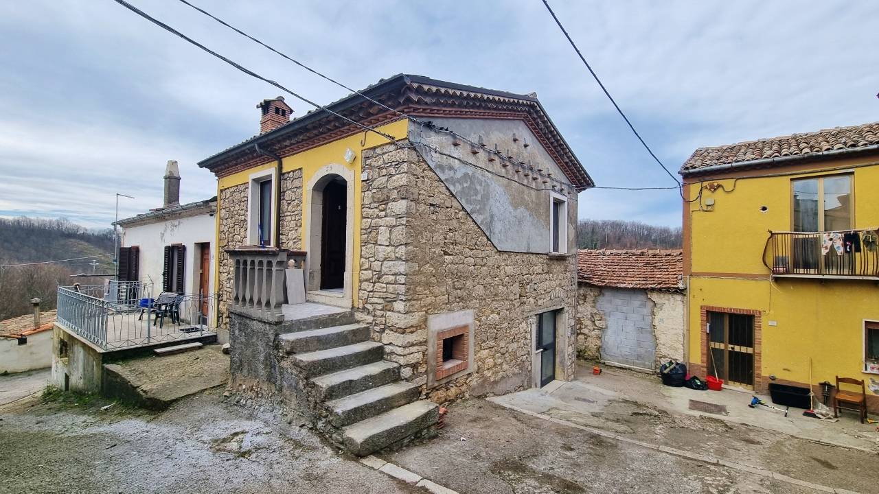 Casa indipendente in vendita a Guardia Lombardi (AV)