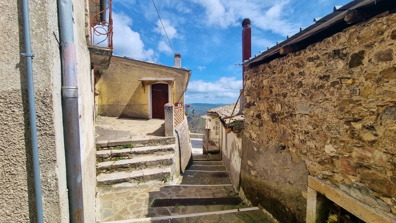 Casa indipendente in vendita a Guardia Lombardi (AV)
