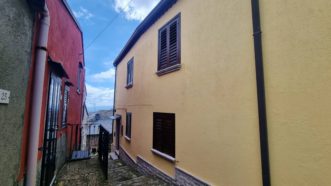 Casa indipendente in vendita a Guardia Lombardi (AV)