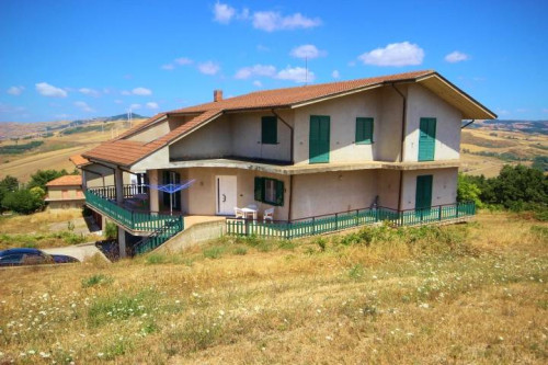 Villa in vendita a Vallesaccarda (AV)
