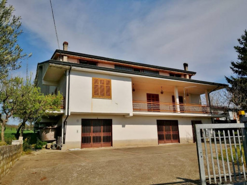Casa indipendente in vendita a Calore, Mirabella Eclano (AV)