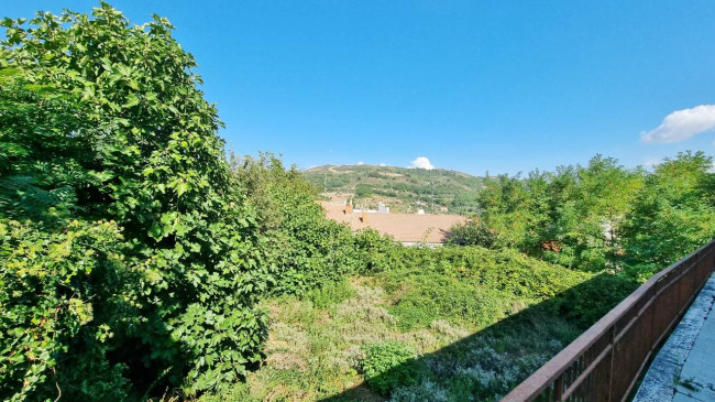 Casa indipendente in vendita a Castel Baronia (AV)
