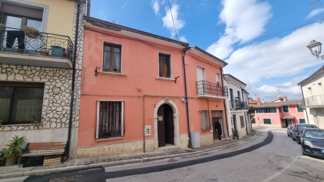 Casa semi-indipendente in vendita a Sturno (AV)