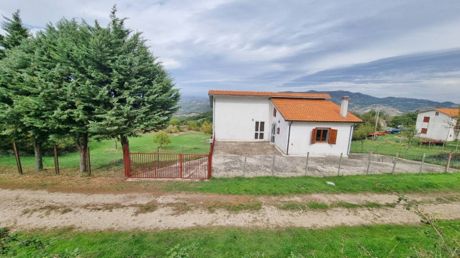 Casa indipendente in vendita a Guardia Lombardi (AV)