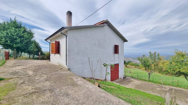 Casa indipendente in vendita a Guardia Lombardi (AV)