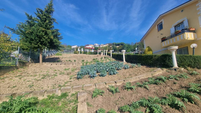 Villa in vendita a Villanova Del Battista (AV)