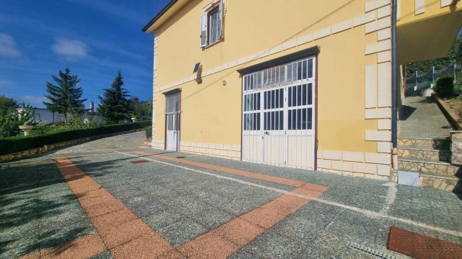 Villa in vendita a Villanova Del Battista (AV)