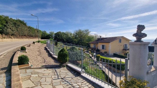 Villa in vendita a Villanova Del Battista (AV)