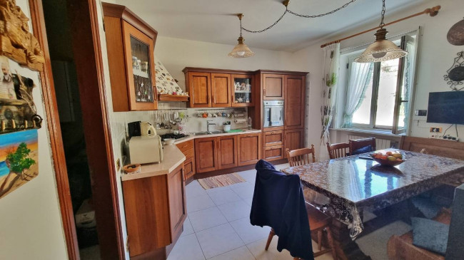 Villa in vendita a Villanova Del Battista (AV)