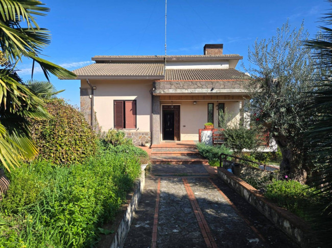 Villa in vendita a Torre Le Nocelle (AV)