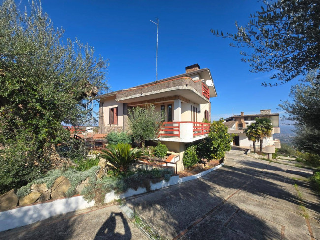 Villa in vendita a Torre Le Nocelle (AV)