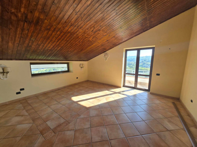 Villa in vendita a Torre Le Nocelle (AV)