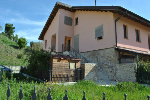 Appartamento ingresso indipendente in Vendita a Ascoli Piceno
