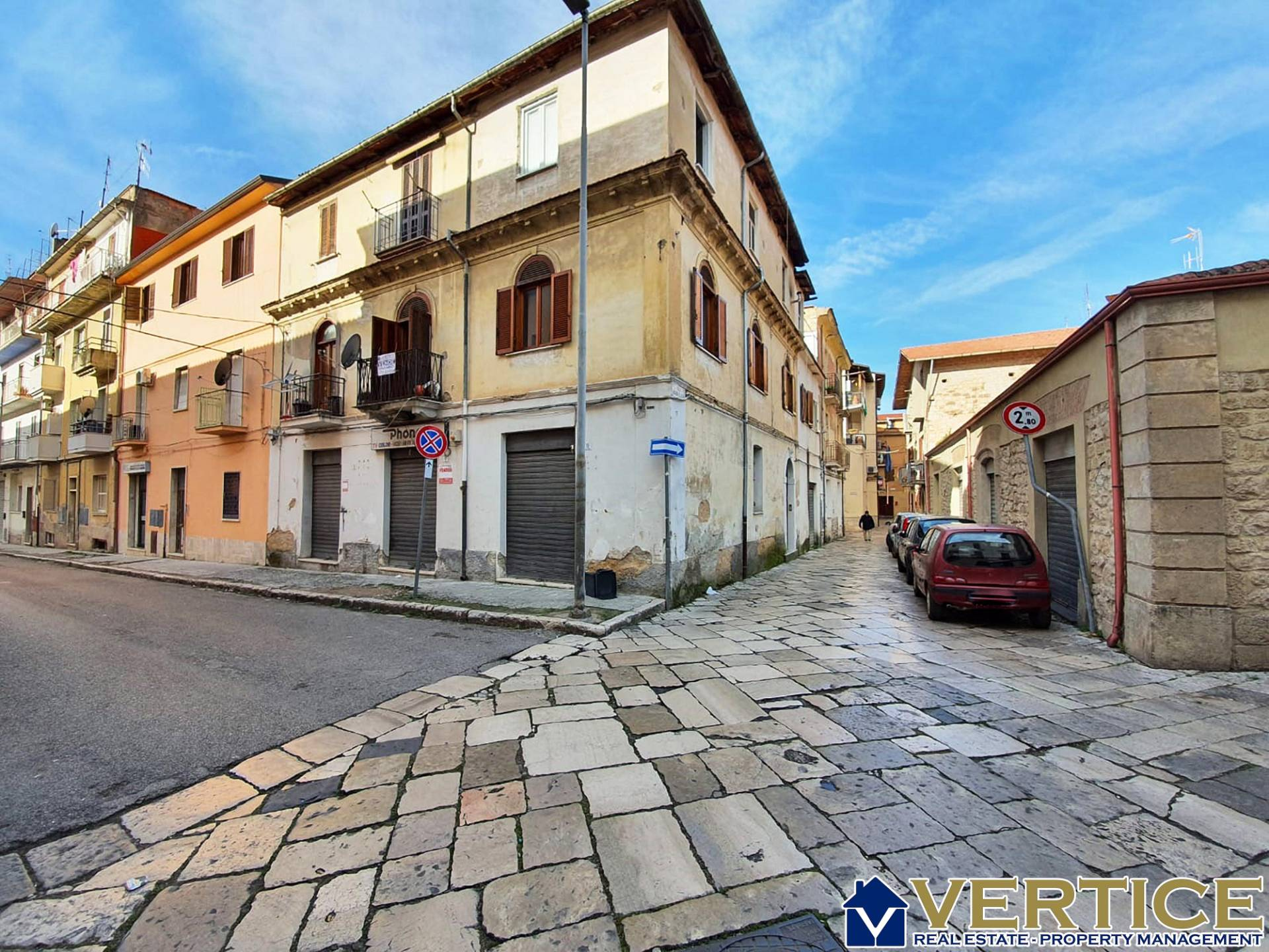  fondi vendita quart: centro storico vertice real estate & property management