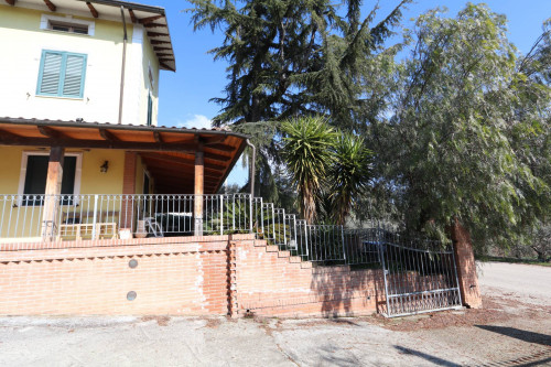 Casa indipendente in vendita a Sant'egidio Alla Vibrata (TE)