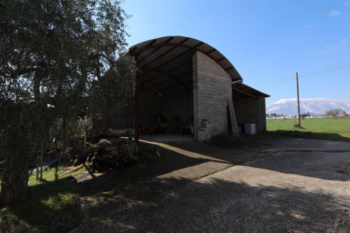 Casa indipendente in vendita a Sant'egidio Alla Vibrata (TE)