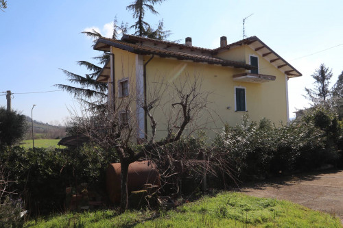 Casa indipendente in vendita a Sant'egidio Alla Vibrata (TE)