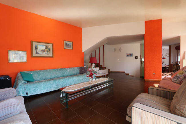 Villa a Monsampolo del Tronto