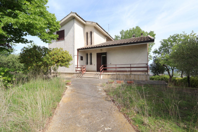 Casa indipendente in vendita a Ancarano (TE)