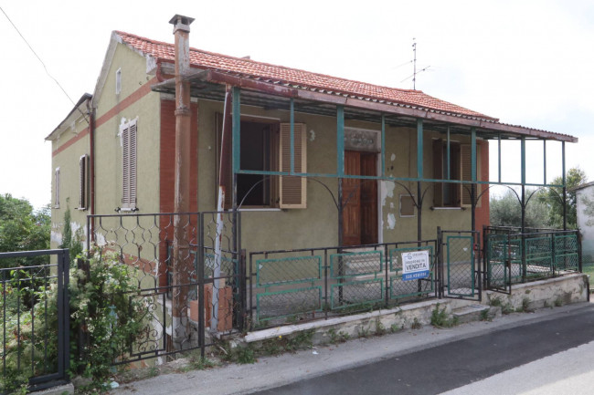 Casa Semindipendente a Controguerra