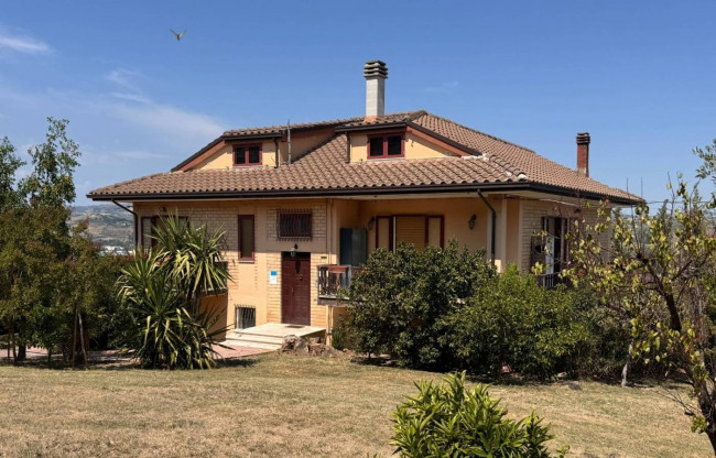 Villa a Maltignano