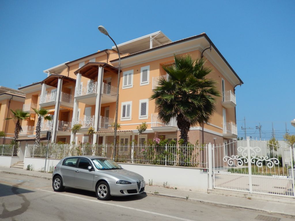 Appartamento SAN BENEDETTO DEL TRONTO vendita    Immobiliare Mare e Colline srl