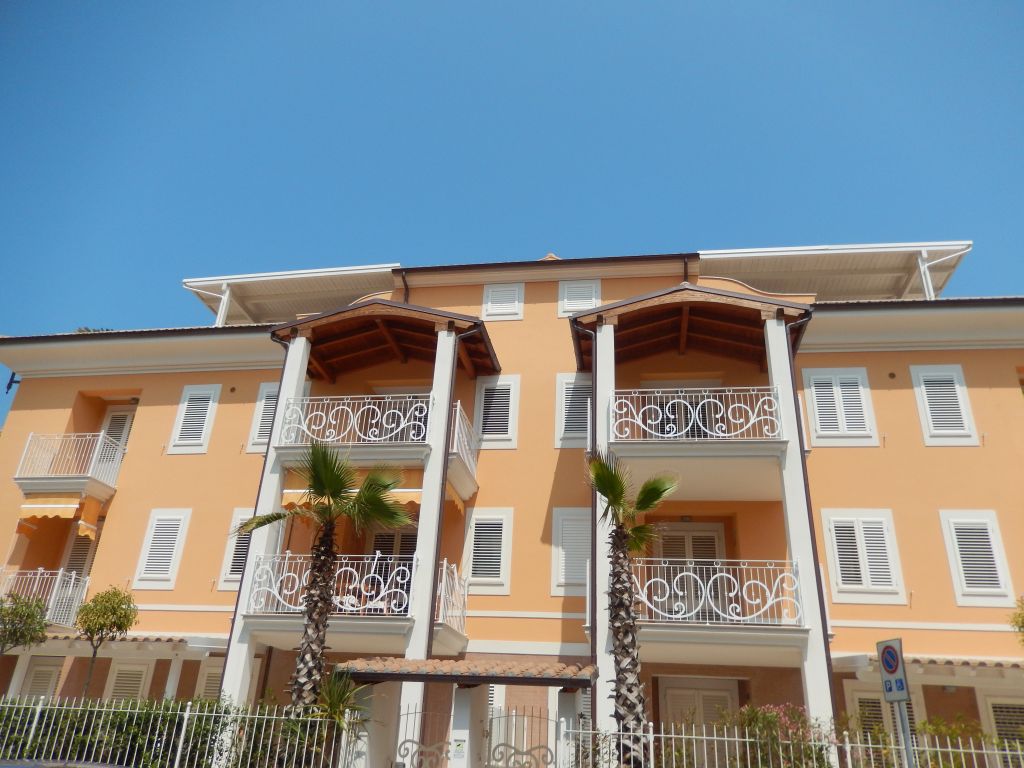 Appartamento SAN BENEDETTO DEL TRONTO vendita    Immobiliare Mare e Colline srl