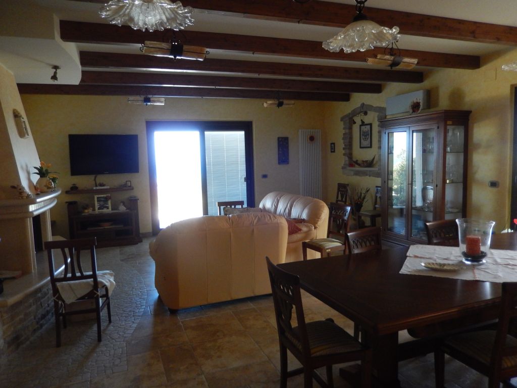 Villa in vendita a Colonnella (TE)