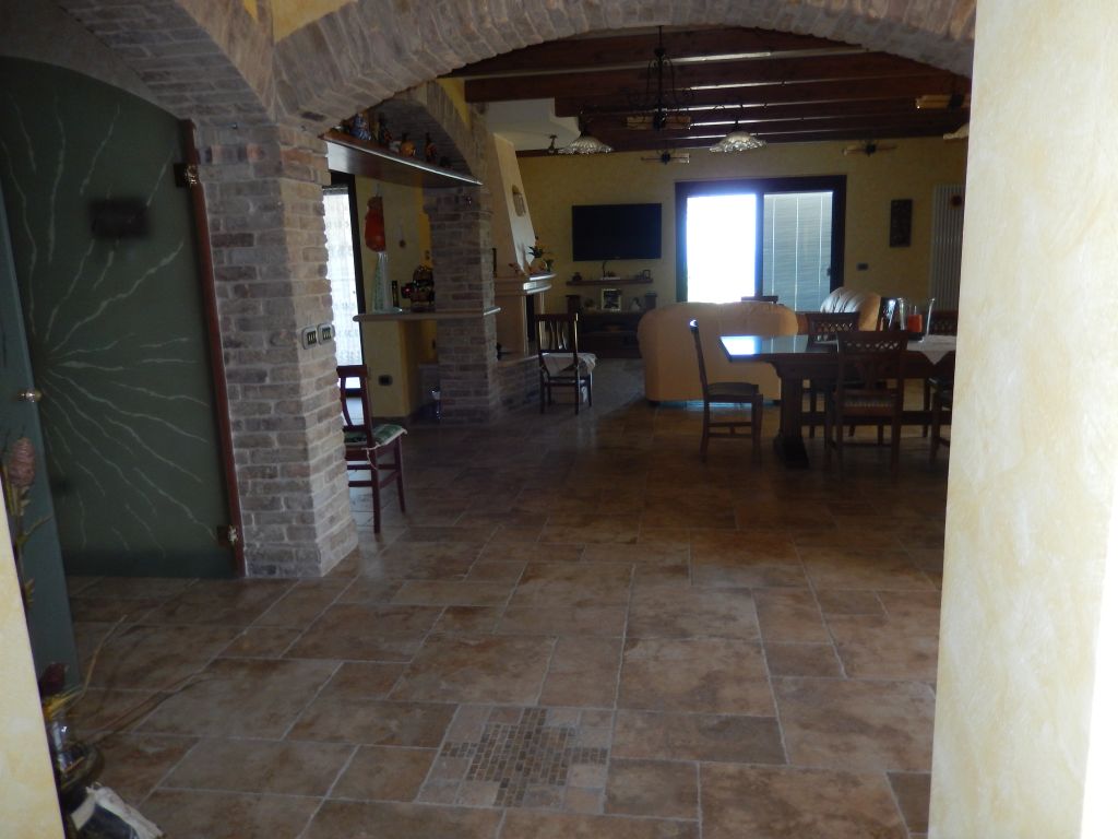 Villa in vendita a Colonnella (TE)