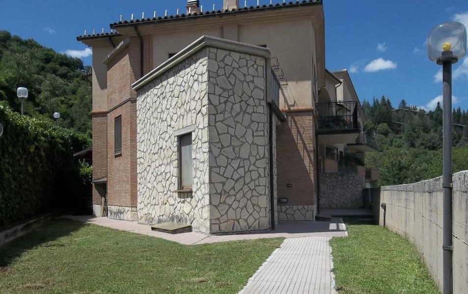  scanno vendita quart:  immobiliare mare e colline srl