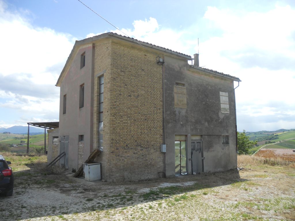 Rustico - Cascina CARASSAI vendita    Immobiliare Mare e Colline srl