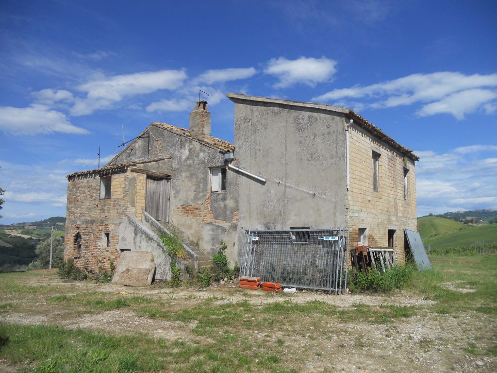 Rustico - Cascina CARASSAI vendita    Immobiliare Mare e Colline srl