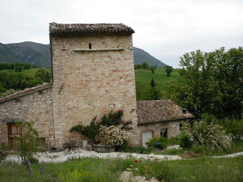 Rustico - Cascina CAMERINO vendita    Immobiliare Mare e Colline srl