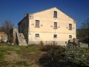 Rustici e Casali in vendita a Rotella