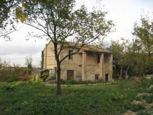 Cottages and Farmhouses for sale in Camerano