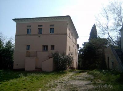 Ville di Prestigio in vendita a Cossignano