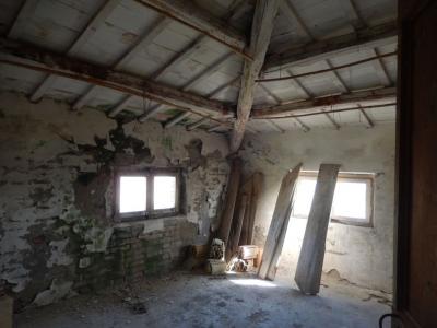 Rustici e Casali in vendita a Offida