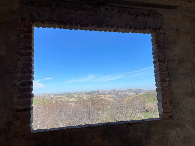 Rustici e Casali in vendita a Castignano