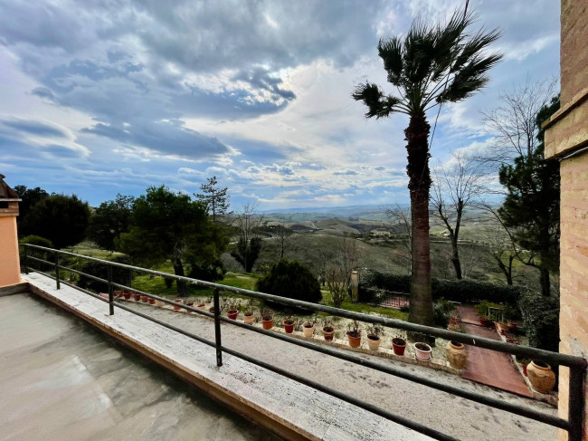 Ville di Prestigio in vendita a Offida