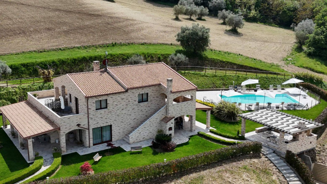 Attività commerciale in vendita a Cupra Marittima