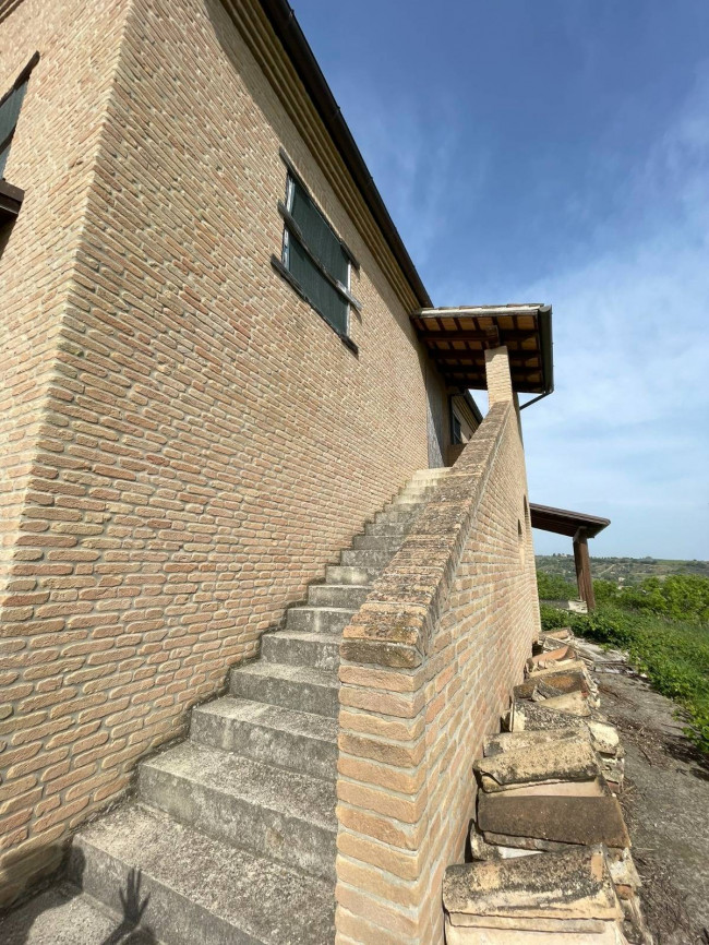 Rustici e Casali in vendita a Cupra Marittima