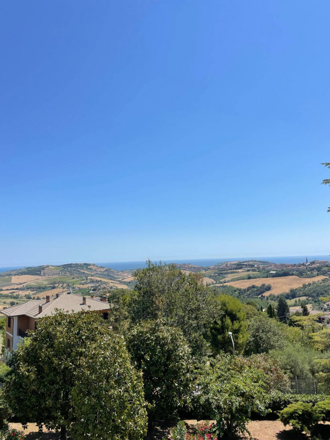 Case indipendenti in vendita a Fermo