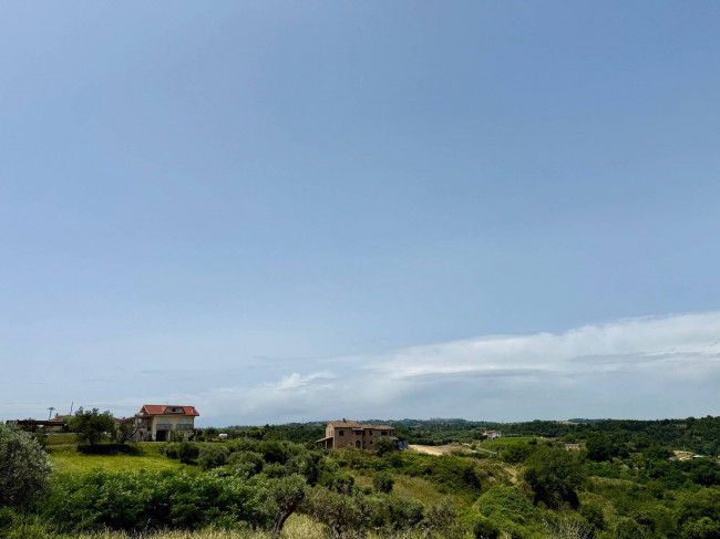 Rustici e Casali in vendita a Cupra Marittima
