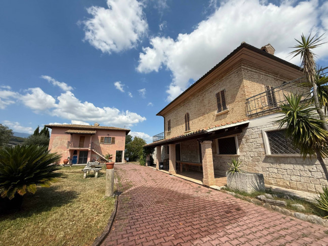 Rustici e Casali in vendita a Ancarano