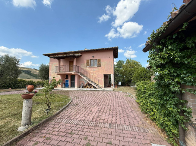 Rustici e Casali in vendita a Ancarano