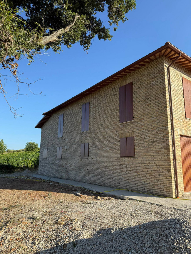 Rustici e Casali in vendita a Appignano del Tronto